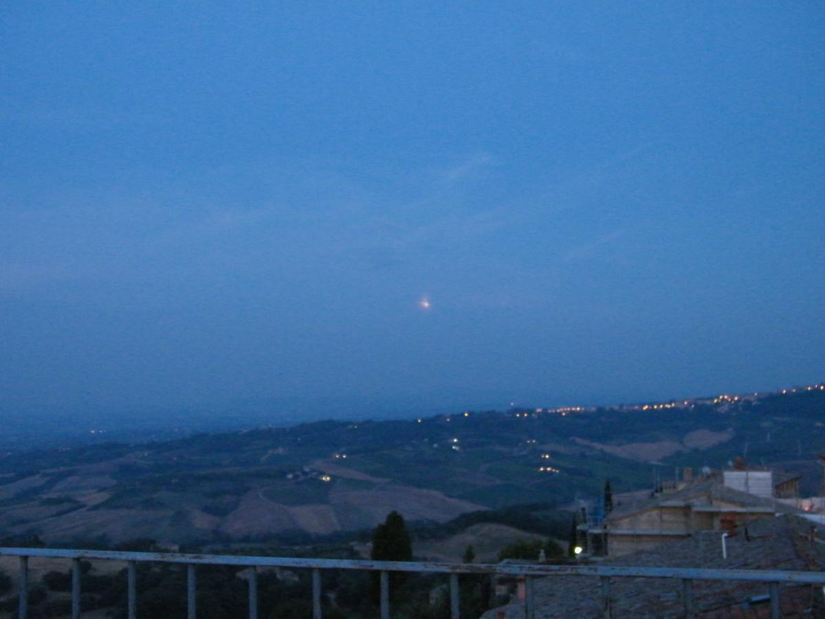 B&B Il Glicine Montefollonico Kültér fotó